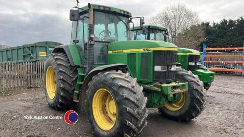 John Deere 7710 4wd tractor, front tyres 650/65, 80%, rear tyres 540/65, 70% W886 PKS 11,190hrs