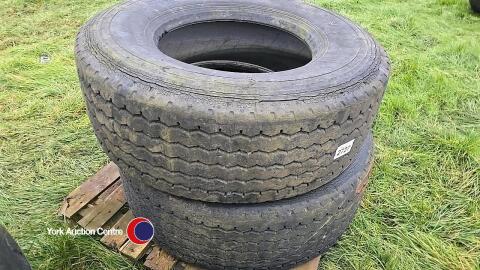 Pair of super single tyres