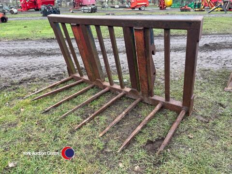 Telehandler 8 tine fork, Kramer brackets