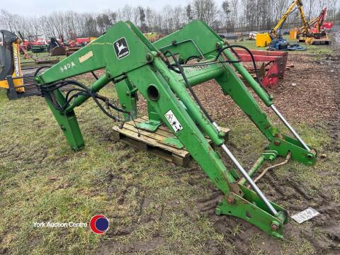 John Deere 540A tractor front power loader & brackets. gwo