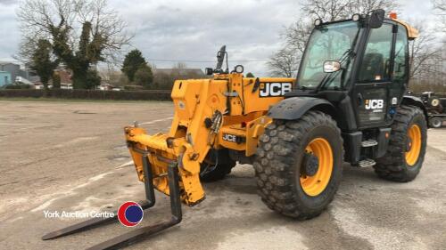 JCB 560/80 Agri-Super telehandler, live link, Q-fit headstock c/w tines, 4704hrs. YW19 0BP