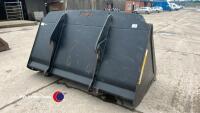 JCB 2.4m/3 bucket - 2