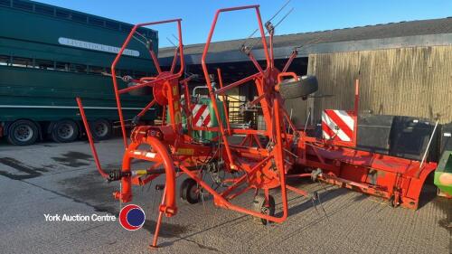 2018 Kuhn GF 102 4 rotor tedder