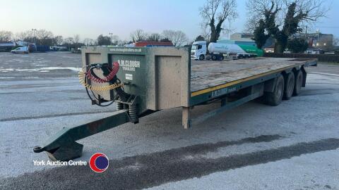 2017 RM Clough 32ft hydraulic beavertail low loader trailer c/w ramps, tri-axle