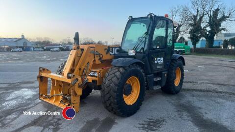 JCB 536/70 Agri-Super telehandler, live link, Q-fit headstock c/w tines, 4284hrs. YY67 WCC