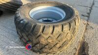 560/45R22.5 floatation tyre - 2