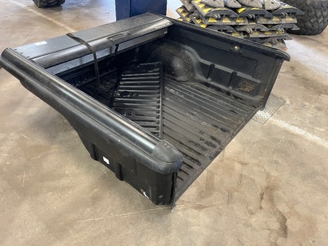 Isuzu bed liner and roller top