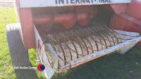 International 440 baler - 2