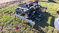 MX round bale grab, Manitou brackets - 2
