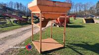 Bagging hopper - 2