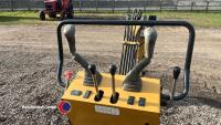 Carter CT08 micro digger, 2 x spare buckets and 2 keys, good working order - 5