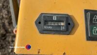 Carter CT08 micro digger, 2 x spare buckets and 2 keys, good working order - 6
