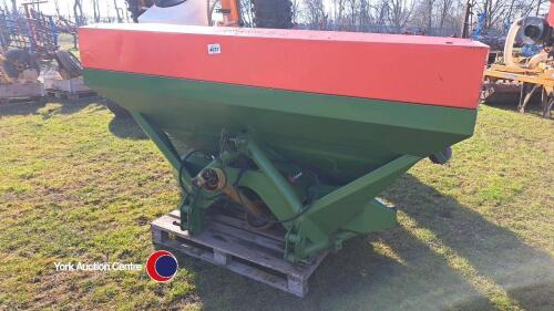 Amazone fertiliser spreader