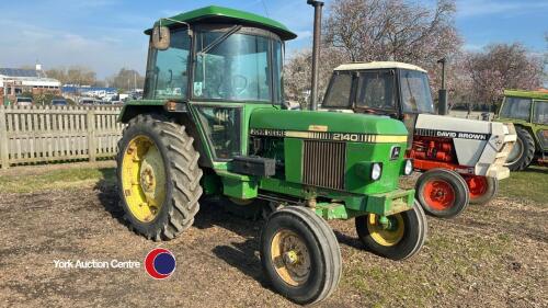 John Deere 2140 2wd tractor, SG2 cab, radio, pick up hitch, drawbar, top link, spool valve and V5, good starter and runner, 1983, EWR - V5 in office, key in office