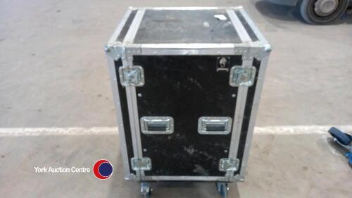 Workshop tool chest on wheels