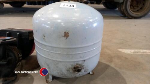 Expansion vessel