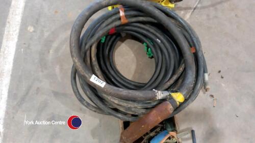 Compressor air pipes