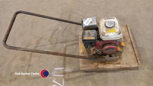 Wacker plate with Honda engine, needs a service