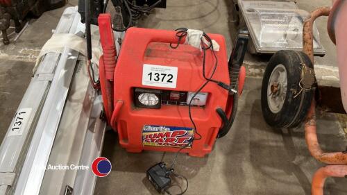 Clarke jumpstart 4000 start up to 4L with charger