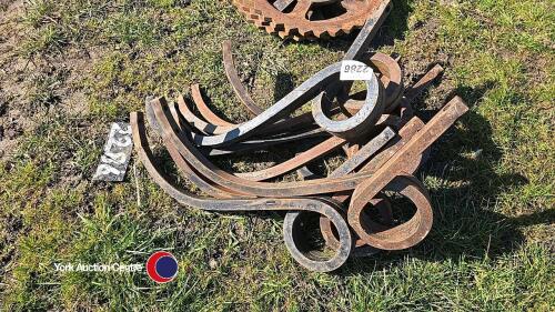 9 x pig tail drag tines