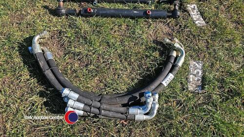 8 x hydraulic hoses