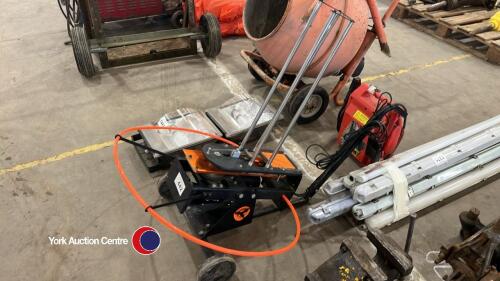 Small electric 12v clay trap