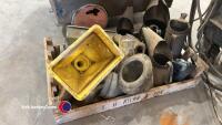 Quantity of oil cans - 2