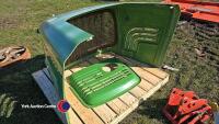 John Deere bonnet for a 3800 loader - 2