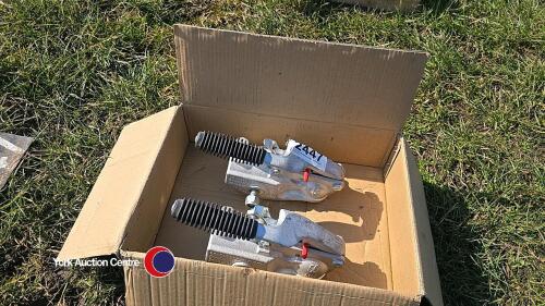 2 x Bradley doublelock 3500kg 50mm ball couplings