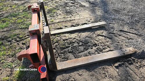 Forklift backplate