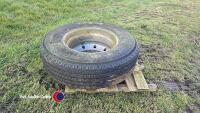 Tyre 295/80 R22.5 on alloy rim