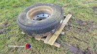 Tyre 295/80 R22.5 on alloy rim - 4