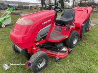 Countax C300H ride on tractor c/w sweeper and collector, Honda engine - 2