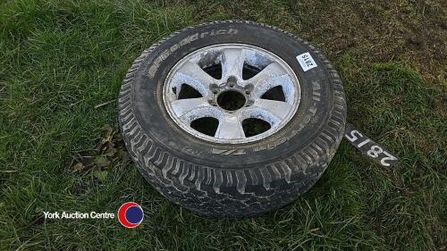 Complete wheel 265/70 R 17 A/T, partly worn