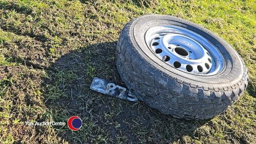 185.70 x 13 Trailer and wheel