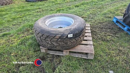 Six stud wheel tyre, 385/45 R22
