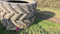 Stocks dual wheel and clamp 650/65R42 and 2 spare tyres - 5