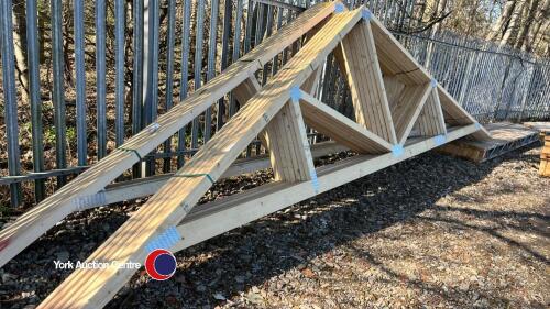 7 roof trusses Howe 6189mm span 27.5 pitch, NB photographed with lot 352