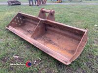 JCB 3CX bucket