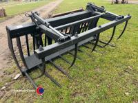 Muck grab, 7ft 6in on Claas brackets or will put back to Sanderson brackets - 2