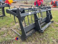 7ft 6in muck grab, pin and cone brackets - 5