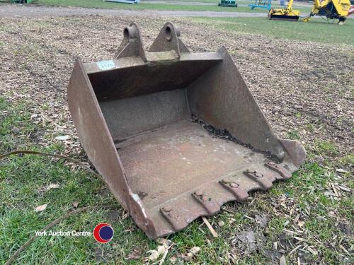 Digger bucket