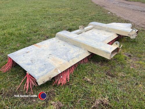 Yard sweeper to fit pallet tines
