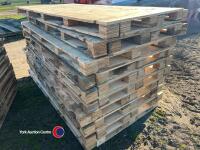 20 x pallets, approx 8x3, make good lambing pens - 3