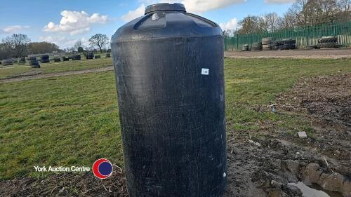 Black 1500L water tank
