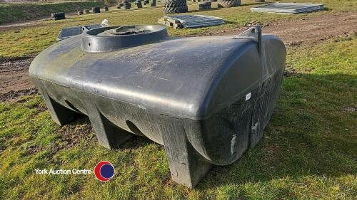 3000 litre plastic tank with pump