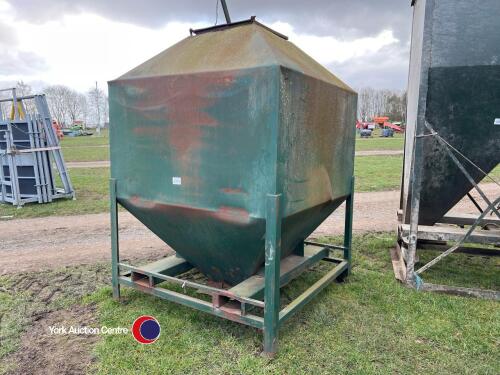2T steel feed bin