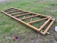 2 x 10ft diagonal feed barriers