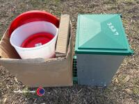 Quantity of chicken feeders - 3