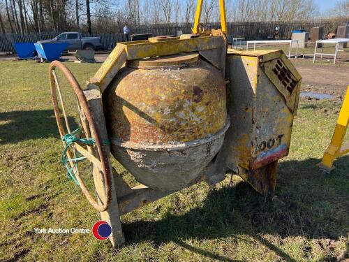 Winget 100T diesel 5/3 1/2 cement mixer